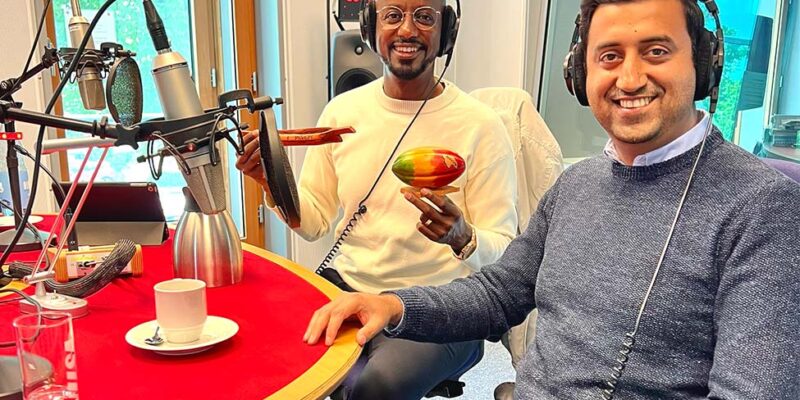 Dr. Wjahat Waraich im Gespräch mit dem NDR-Moderator Yared Dibaba