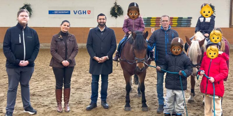 Schulkinder beim Reittraining des Reitervereins Hannover, ermöglicht durch eine Spende des Unternehmers Baumbach