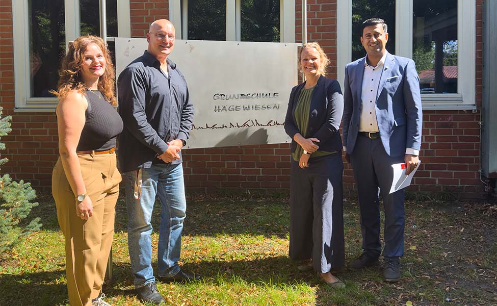 Hoher Besuch In Bothfeld-Vahrenheide: Dezernentin Eva Bender Besucht Die Grundschule Hägewiesen