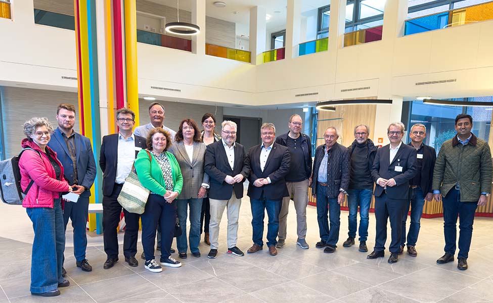 Treffen Der Bezirksbürgermeisterinnen Und Bezirksbürgermeister Im Kinder- Und Jugendkrankenhaus Auf Der Bult