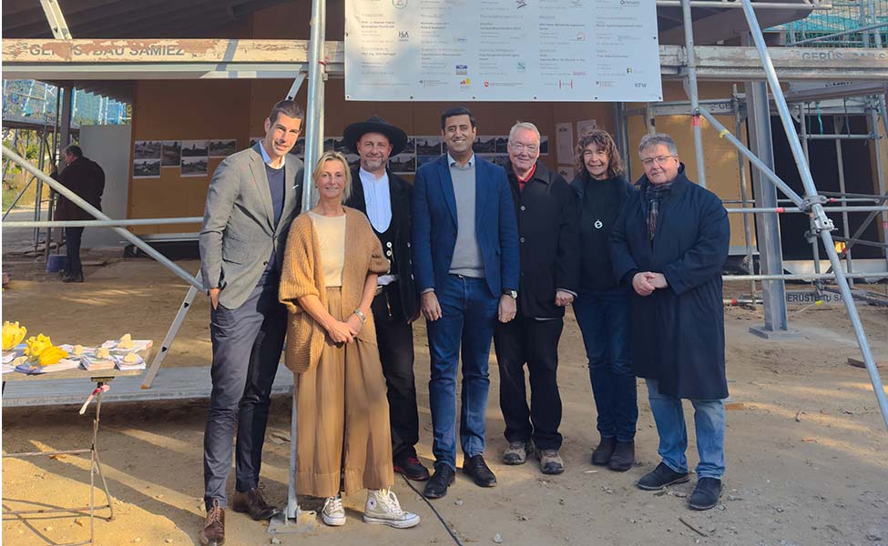 Richtfest Am Stadtteilbauernhof Sahlkamp – Talkrunde Mit Prominenten Gästen