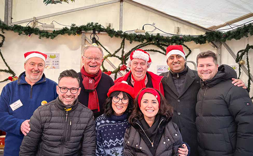 Bezirksbürgermeister Waraich Eröffnet Den Bothfelder Weihnachtsmarkt